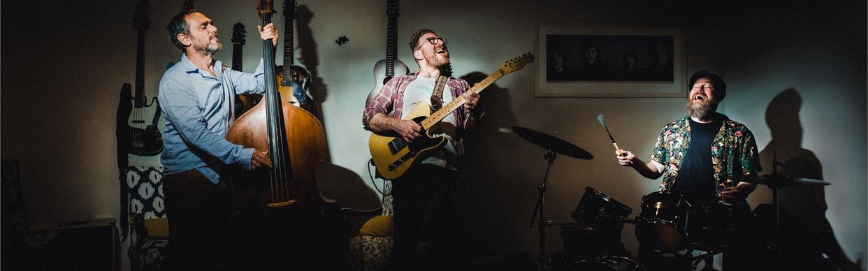 Kew Court House Live: SKOV