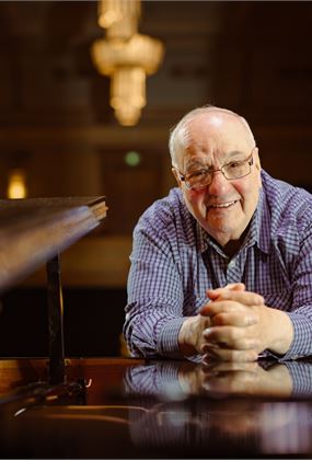 Kew Court House Live: Bob Sedergreen and Friends
