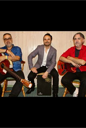 Kew Court House Live: Los Fugitivos